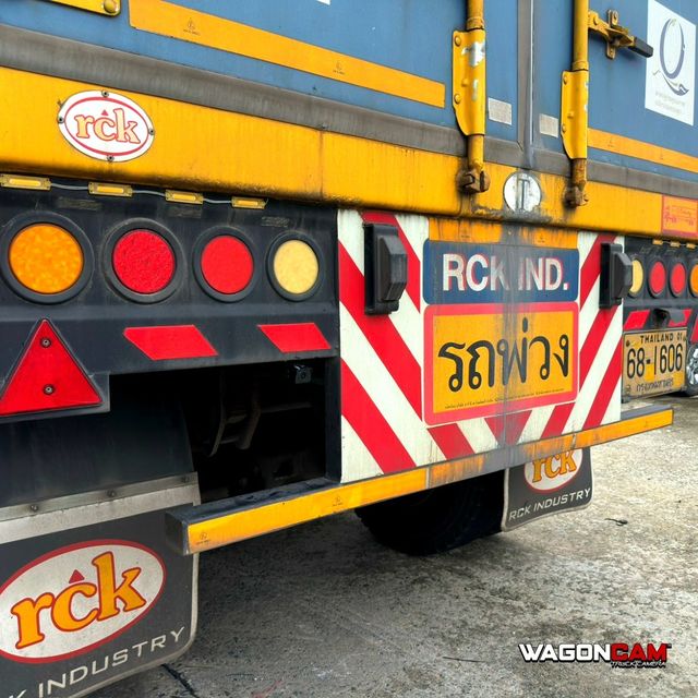 รถหัวลากพ่วงตู้ SLD Global Logistics · E72 ภาพที่ 10